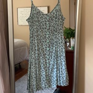 Fitted floral dress ☀️